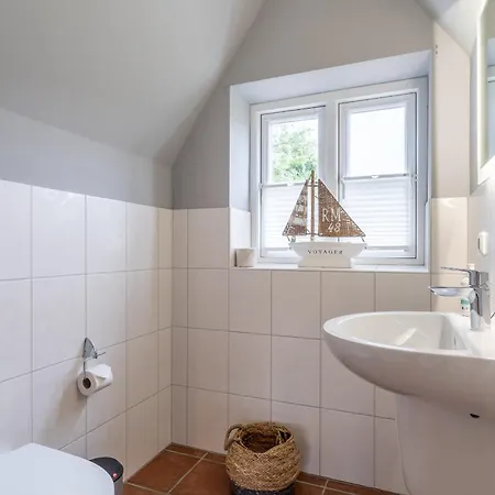 בית נופש Westmarken Reetdachhaus Strandkontor *