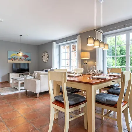 Westmarken Reetdachhaus Strandkontor