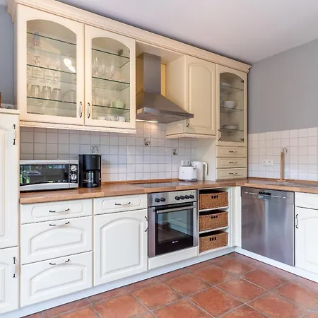 Westmarken Reetdachhaus Strandkontor בית נופש *