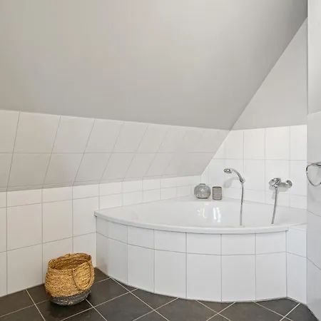 Westmarken Reetdachhaus Strandkontor * Böhl